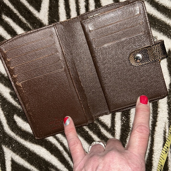 Louis Vuitton Damier Kisslock Wallet - Picture 3 of 8